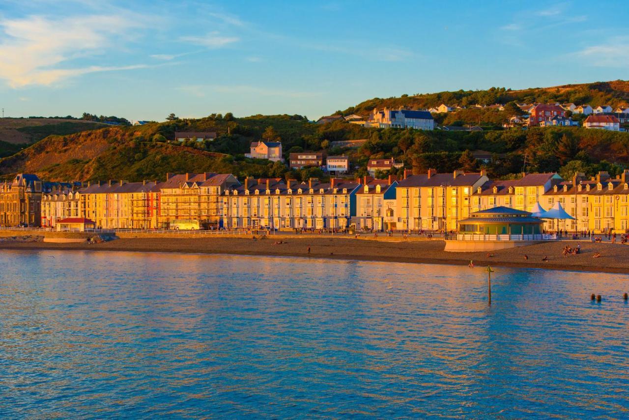 Marine Apartment Aberystwyth Bagian luar foto